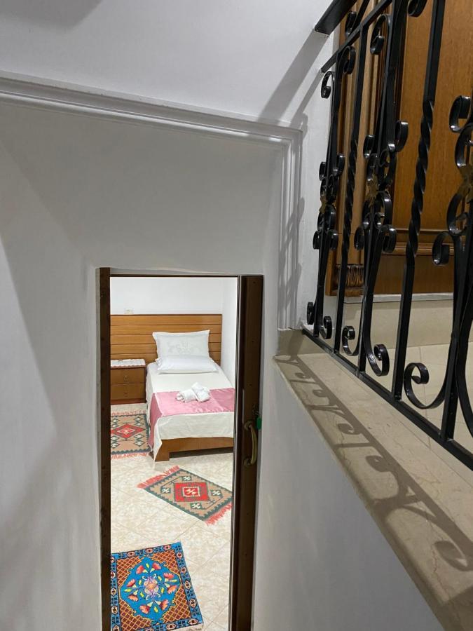Yuri Guest House Gjirokaster Luaran gambar
