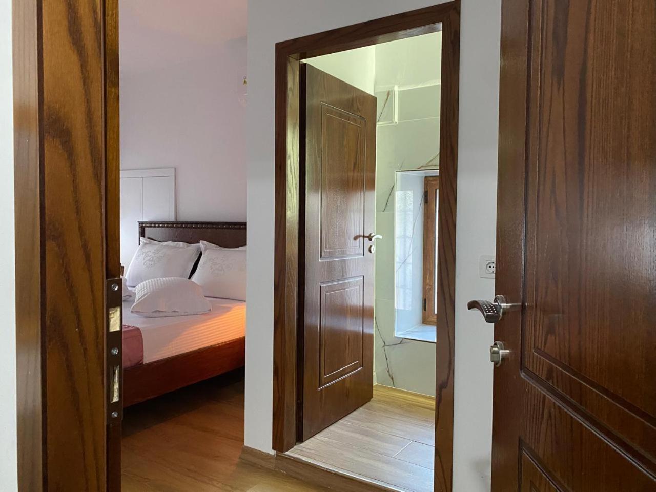 Yuri Guest House Gjirokaster Luaran gambar