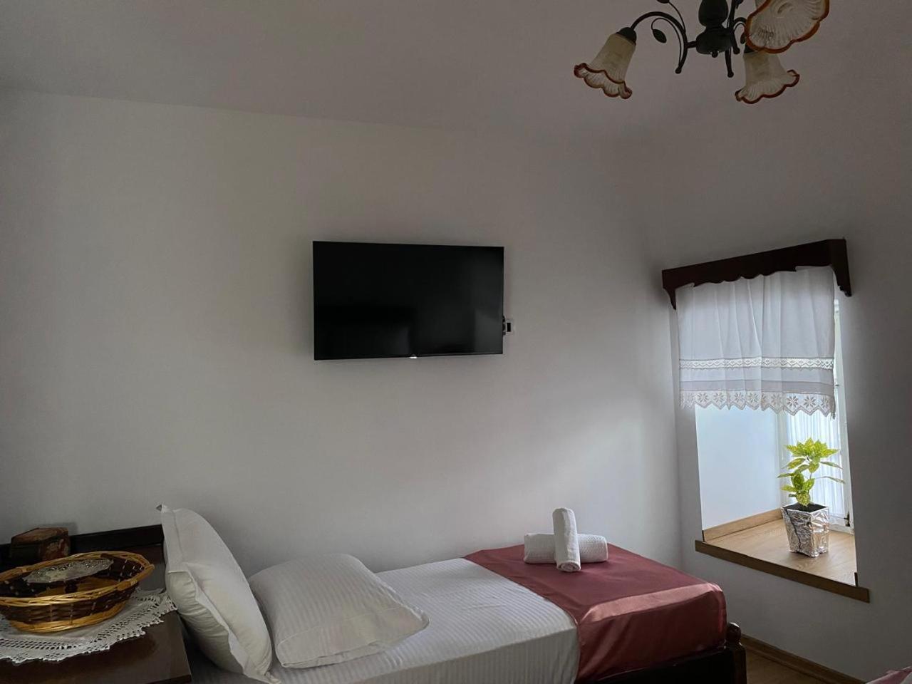 Yuri Guest House Gjirokaster Luaran gambar